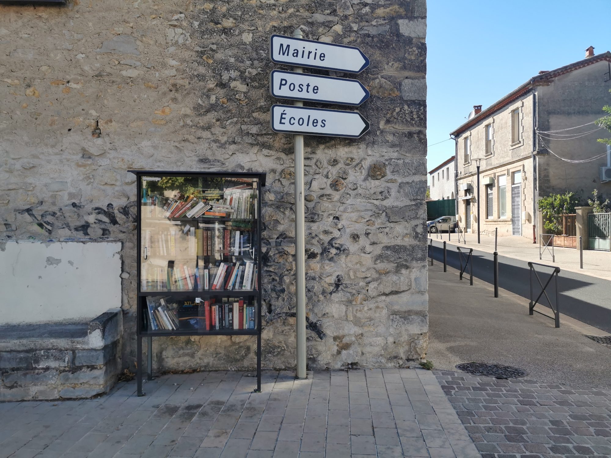 Boîte à livre avenue Louis Cancel